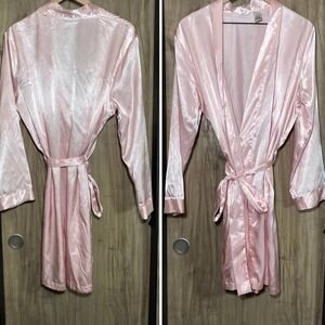 Adonna pink night robe. Size Large